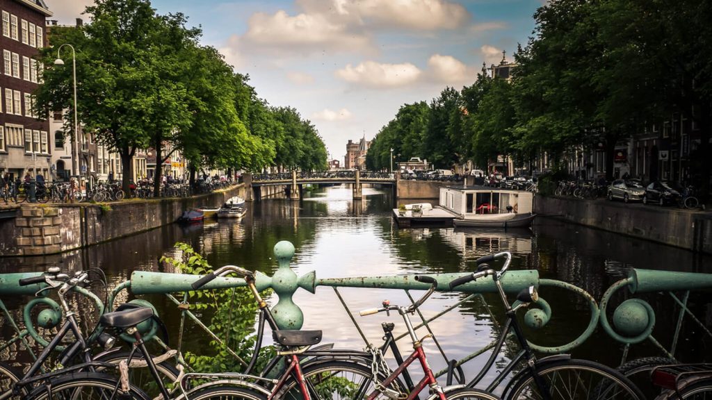 Background-Visitare-Amsterdam
