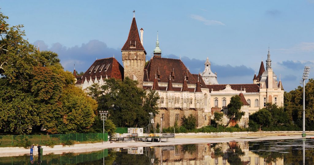 Copertina-Castello-di-Vajdahunyad-Budapest