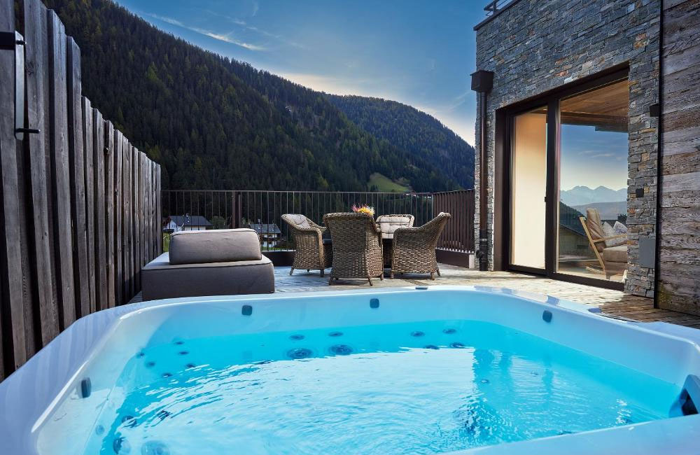 10-chalet-romantici-con-caminetto-e-vasca-idromassaggio-trentino-chalet-salena