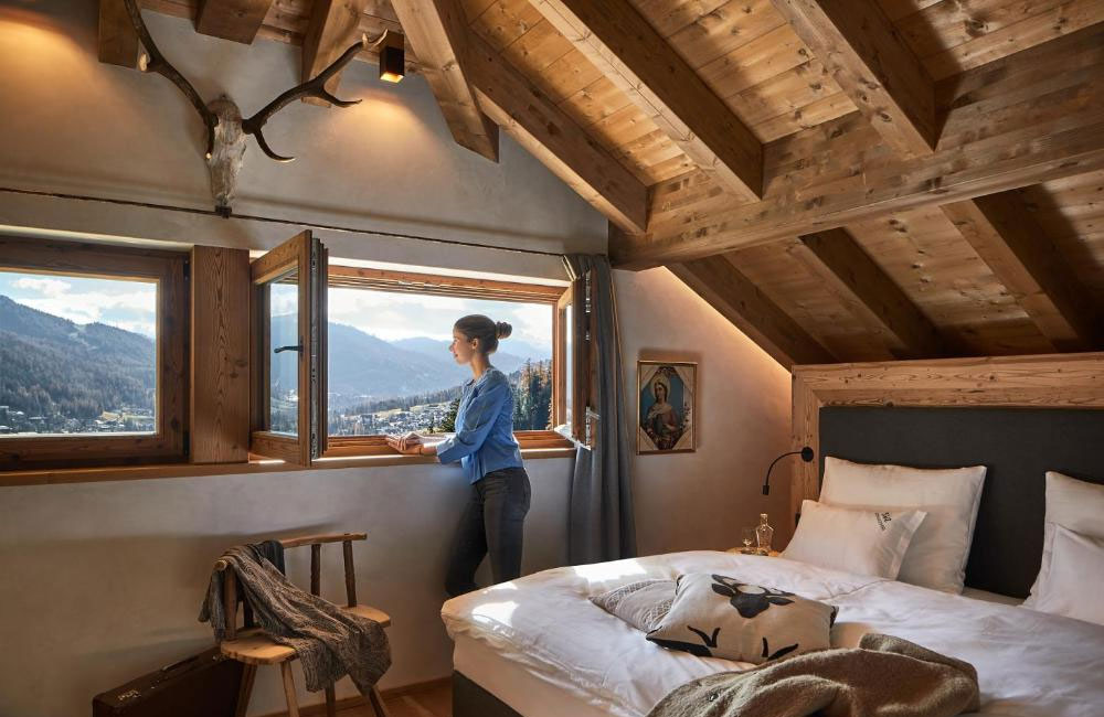 10-chalet-romantici-con-caminetto-e-vasca-idromassaggio-trentino-sotciastel