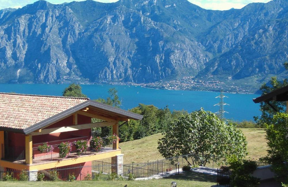 Agriturismo-con-piscina-sul-lago-di-garda-Agriturismo-San-Maggiore