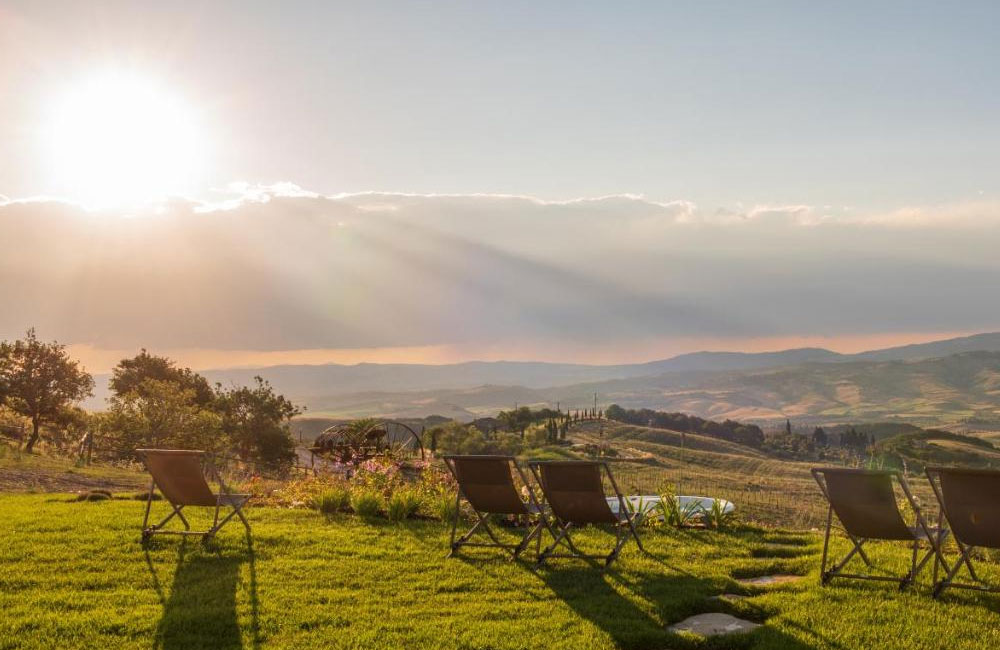 Agriturismo-in-toscana-con-Piscina-E-Maneggio-Podere-Val-D-Orcia