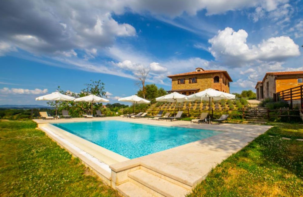 Agriturismo-in-toscana-con-Piscina-La-Fornace