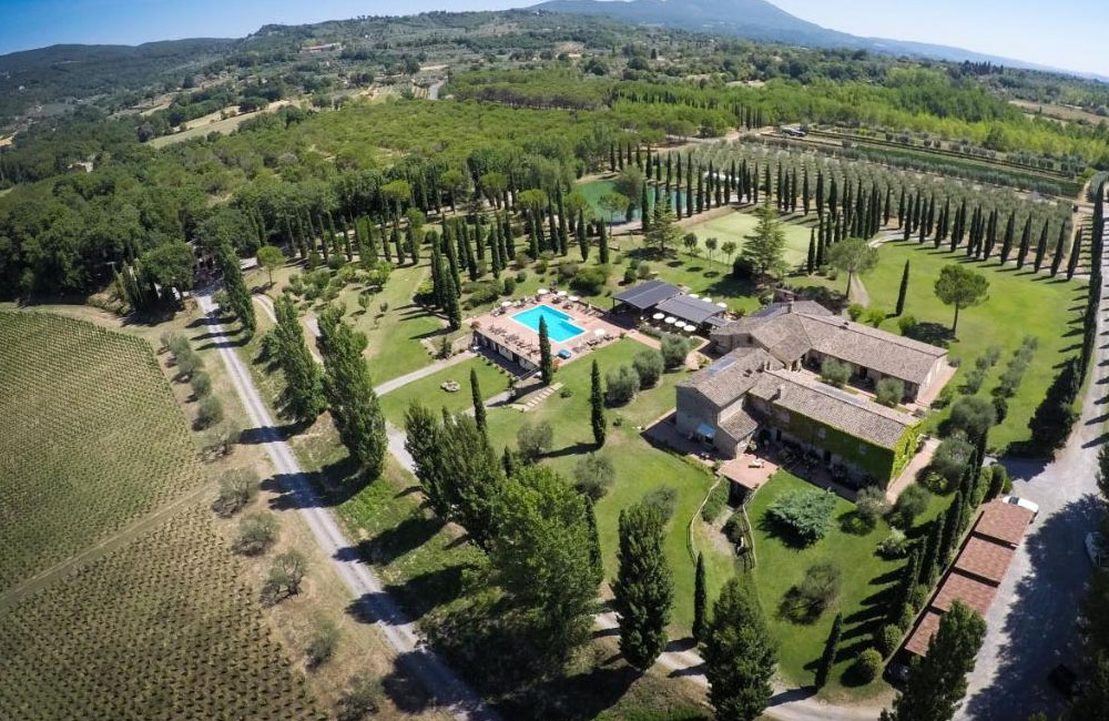 Agriturismo-in-toscana-con-Piscina-La-Sovana