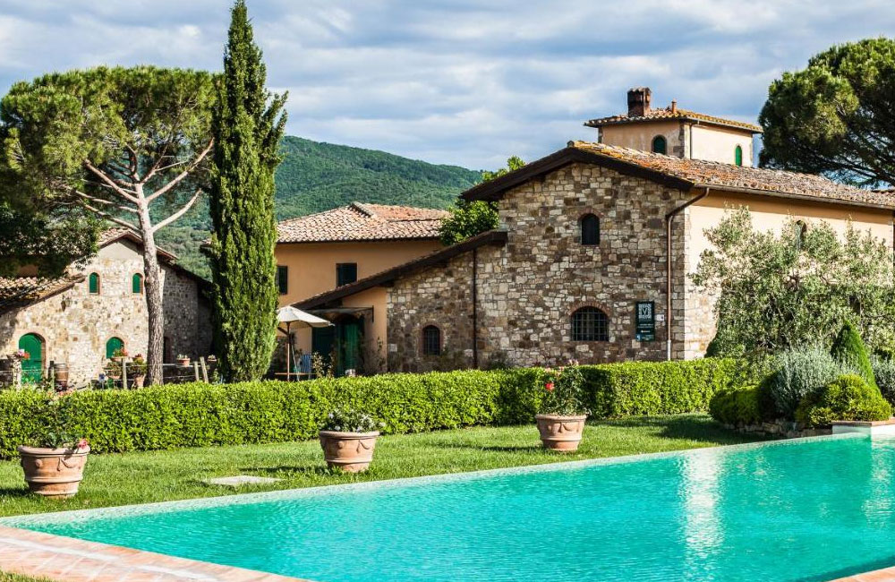 Agriturismo-in-toscana-con-Piscina-Viticcio