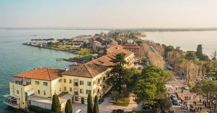 Copertina-Agriturismi-lago-di-garda-con-piscina