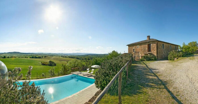 Copertina-Agriturismo-in-toscana-con-Piscina