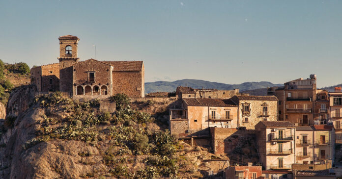 Copertina-Tour-Sicilia-Orientale